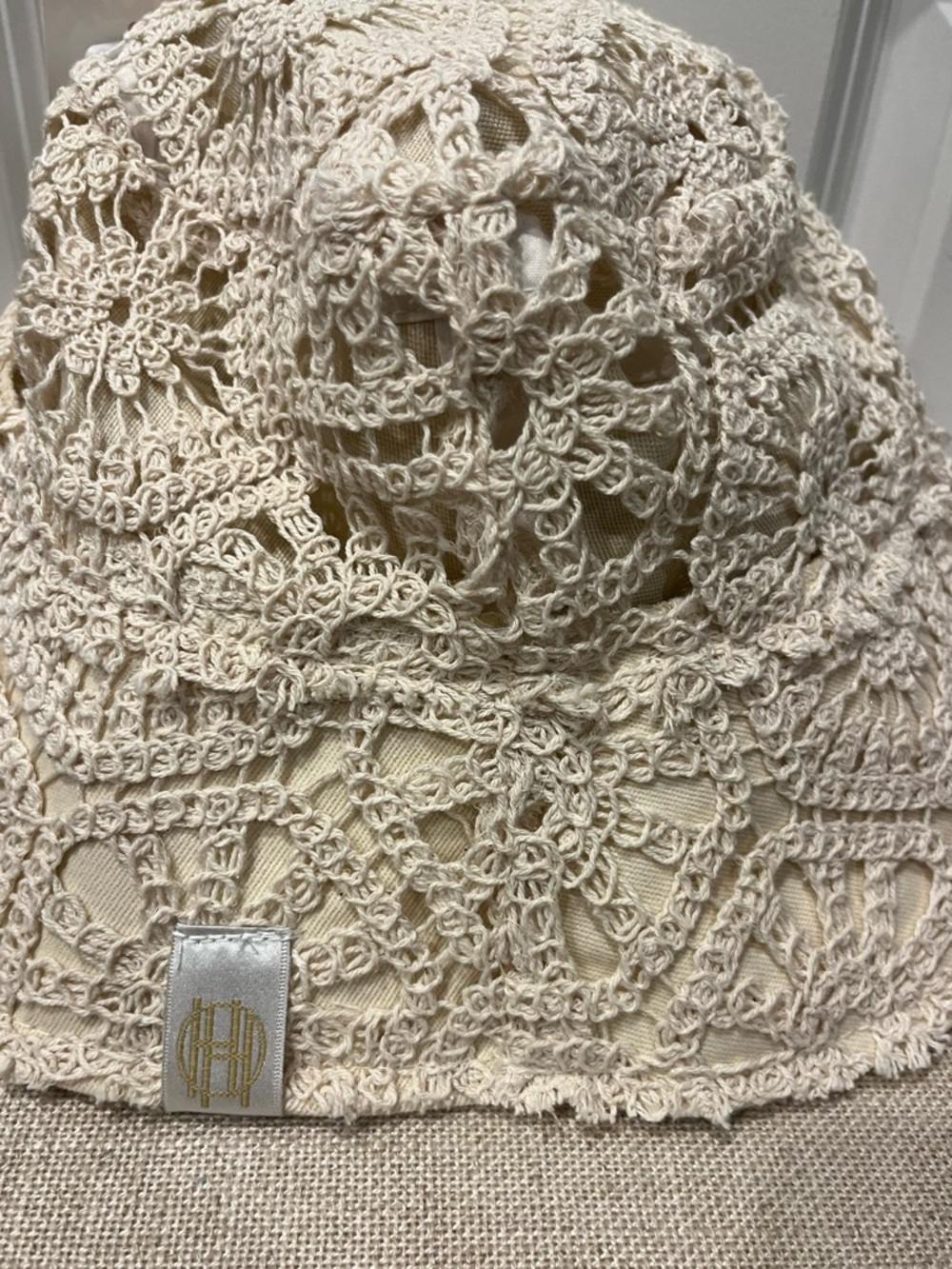 NWT HOUSE OF HARLOW 1960 WOMEN'S CROCHET BUCKET HAT- CREAM- ONE SIZE